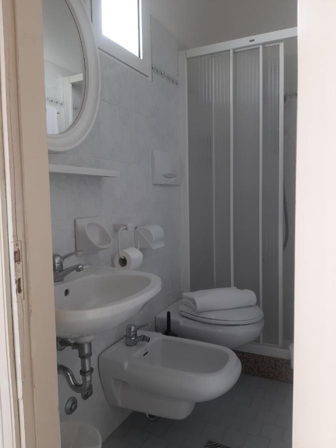 Hotel Mediterraneo リミニ エクステリア 写真