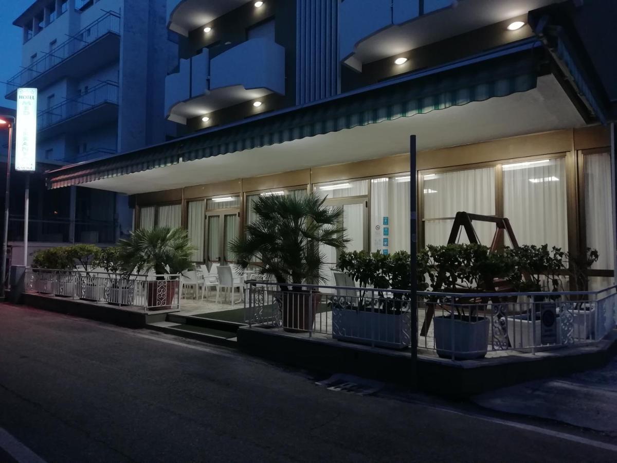 Hotel Mediterraneo リミニ エクステリア 写真