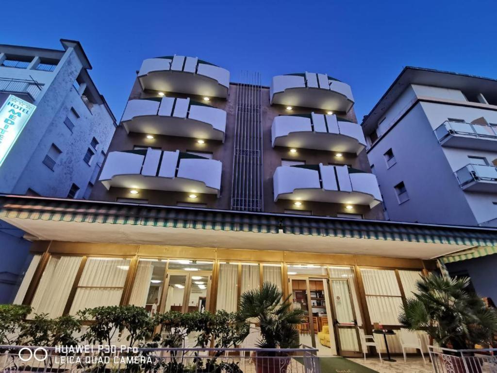 Hotel Mediterraneo リミニ エクステリア 写真